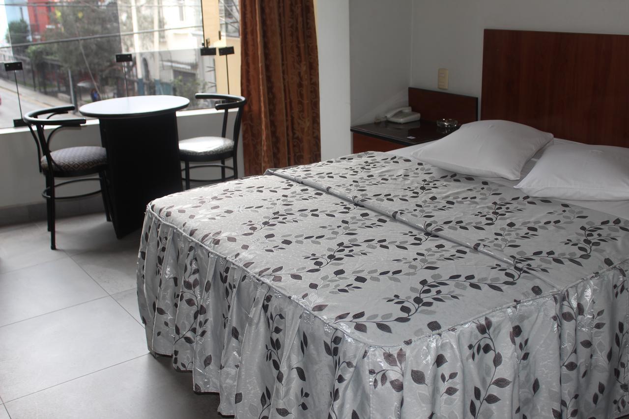 Hostal Bond Lima Exterior foto