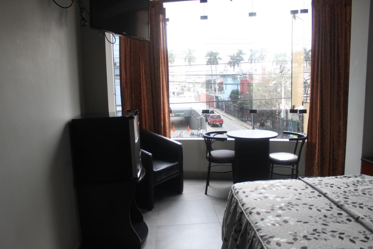 Hostal Bond Lima Exterior foto